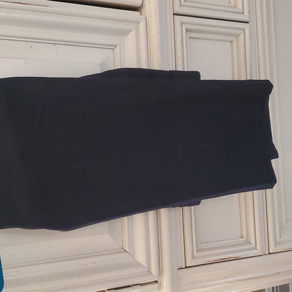 Black crop slacks - Picture 2 of 3